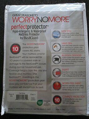 Bloomingdale's Worrynomore Mattress Protector